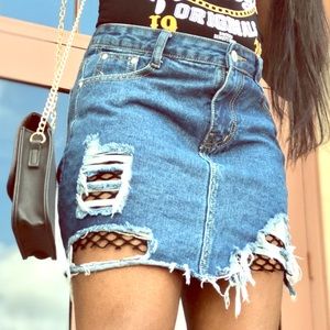 Denim skirt with fishnet